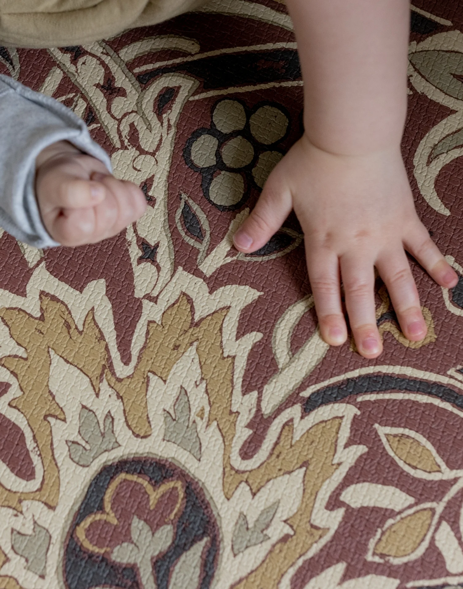 Morris & Co. The Bullerswood Madder Gold Play Mat - Image 7